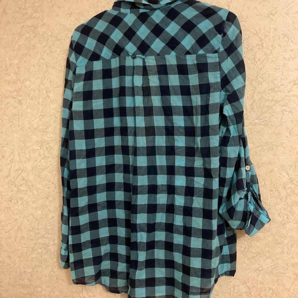 ๐ Gorgeous gently loved American Eagle Outfitters plaid shirt - Picture 4 of 5